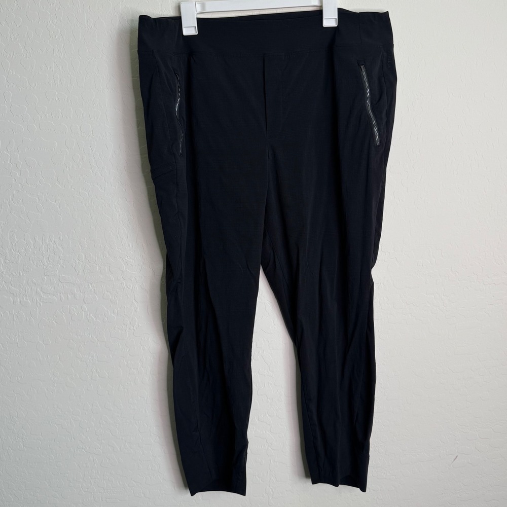 Athleta Trekkie North Jogger Black Hiking Pants Size 18 Plus High Rise Gorpcore
